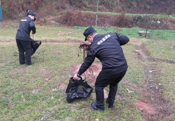 懷化藍(lán)盾保安服務(wù)有限公司,湖南保安服務(wù),湖南區(qū)域秩序維護,湖南物業(yè)管理服務(wù) 懷化藍(lán)盾保安服務(wù)有限公司,湖南保安服務(wù),湖南區(qū)域秩序維護,湖南物業(yè)管理服務(wù)